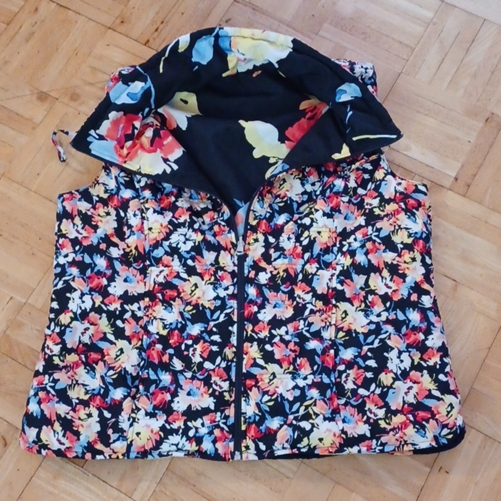Reversible vest size women's xlarge CJ Banks